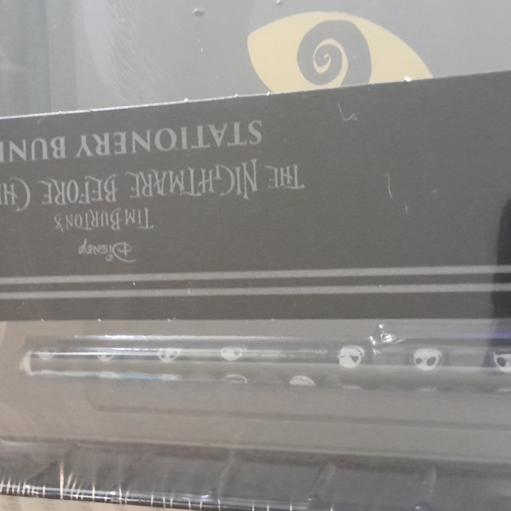 Disney Nightmare Before Christmas Black and White Stationery Set - Picture 4 of 6